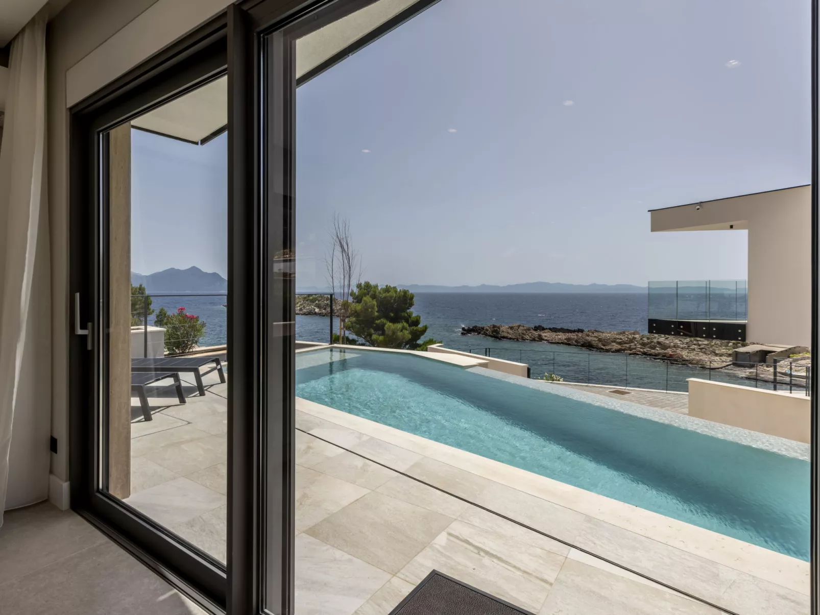 Luxury Villa Luce-Dehors