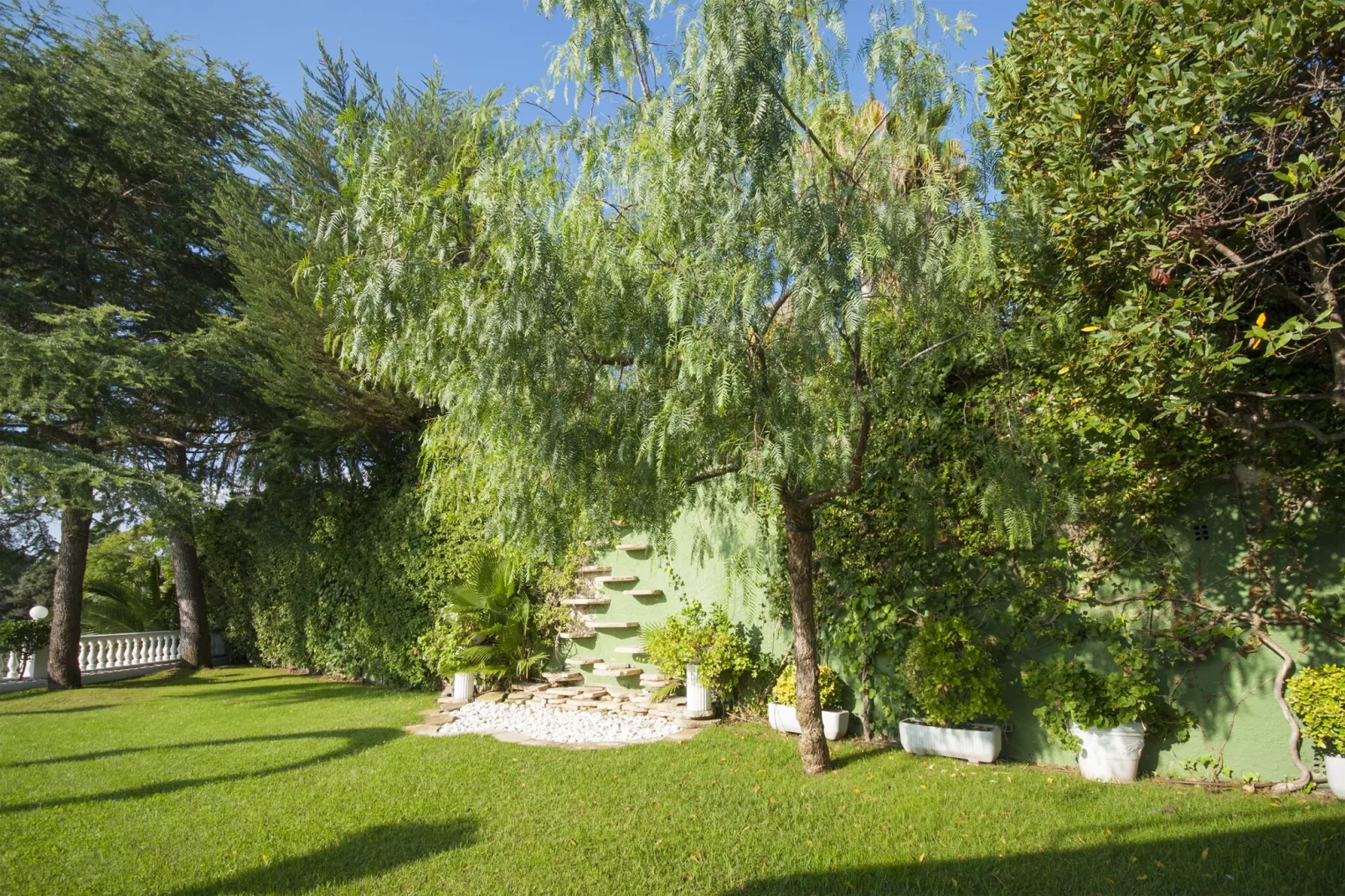 Montemare-Gardens summer