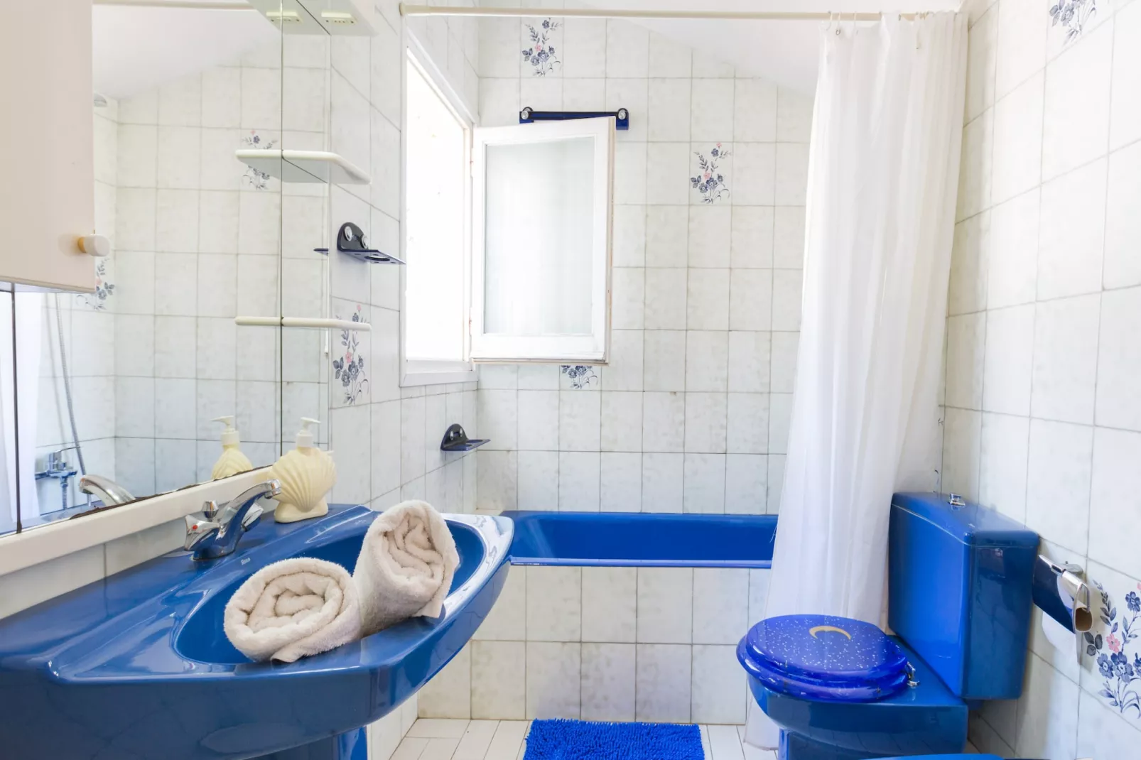 Nuri-Bathroom