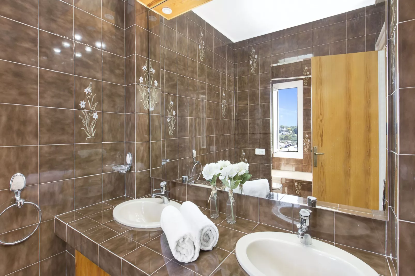 Nuri-Bathroom
