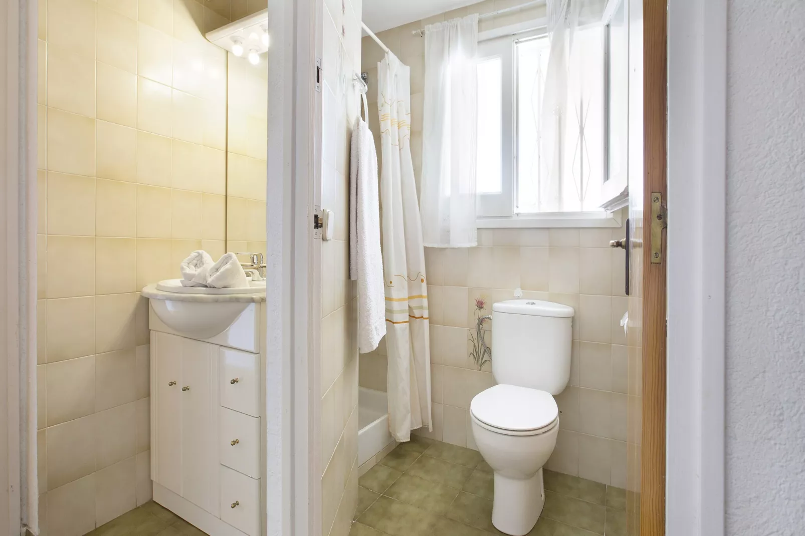 Nuri-Bathroom