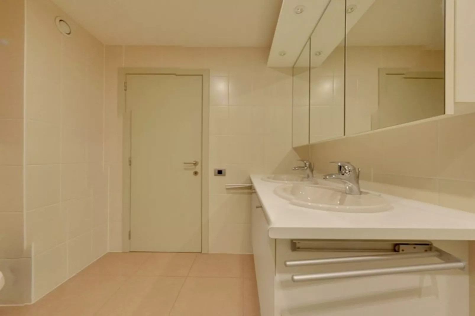 VIKING06 20404/ 4G-Bathroom