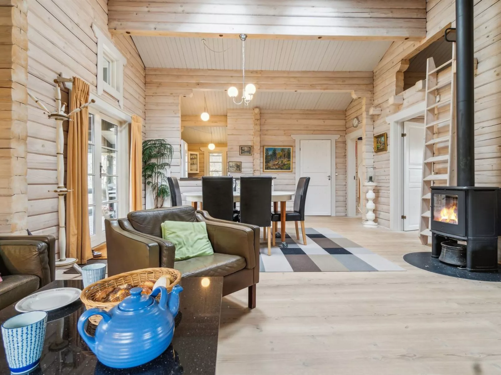 "Brynjolf" - 1km from the sea-Drinnen