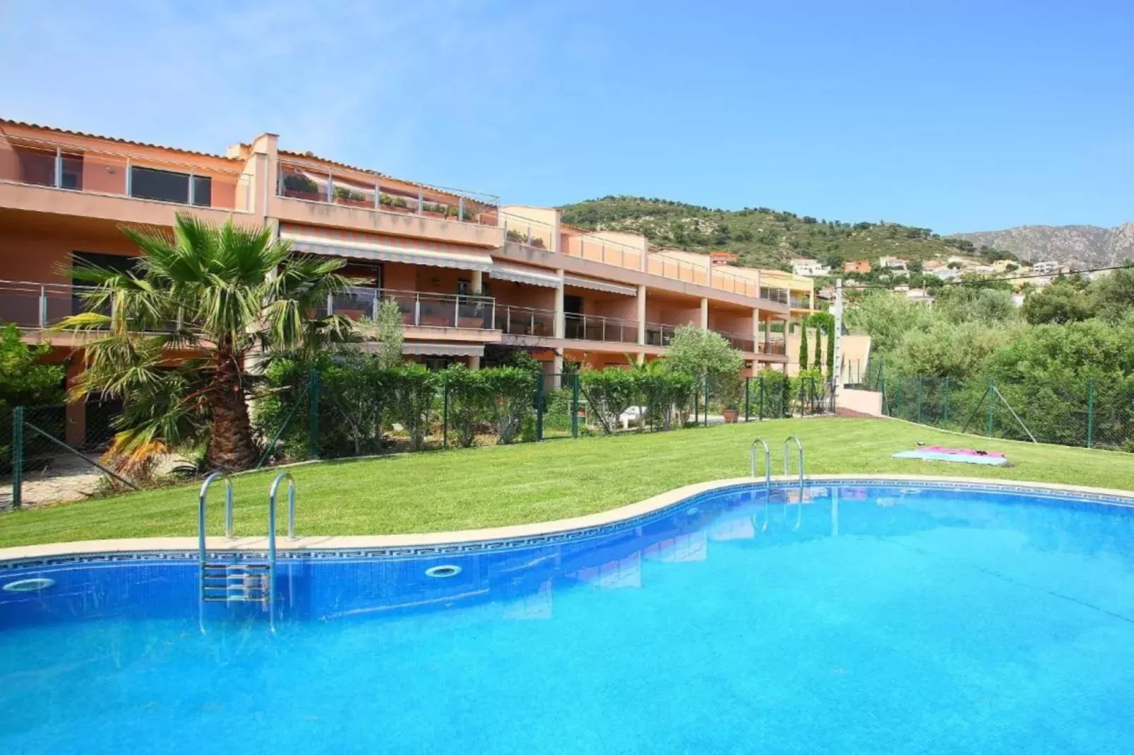 SUN VILLAGE  P4-Piscine