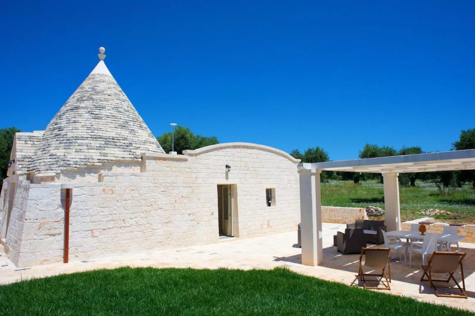 Ferienhaus Cisternino - Trulli Contrada Pico-Areas summer 1km