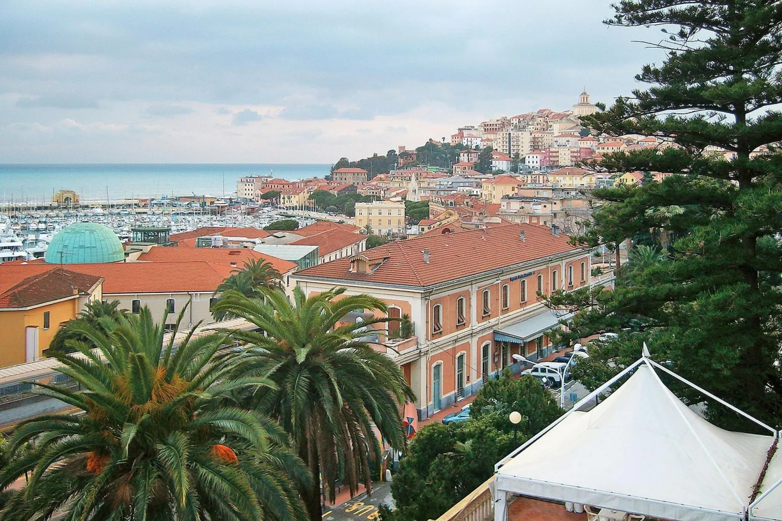 Residence Miramare Imperia M2 / A2-Areas summer 5km
