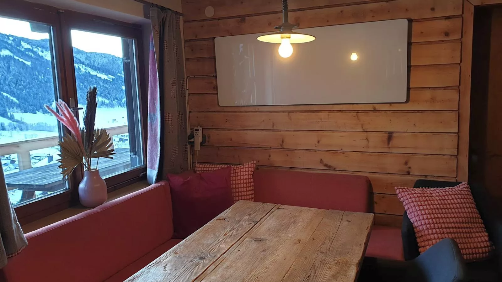 Sonnenhütte-Dining room