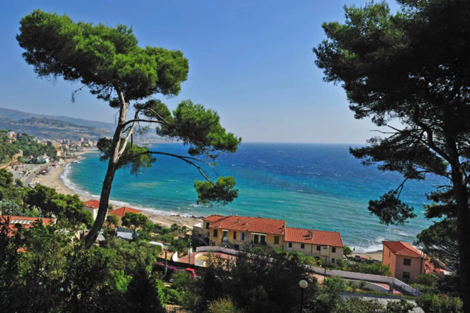 Residence Miramare Imperia M2 / A2-Areas summer 5km