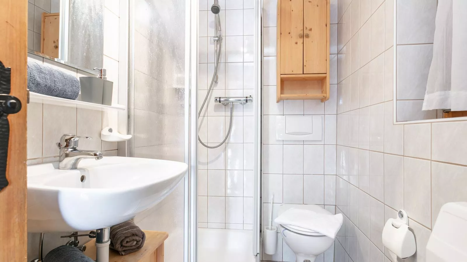 Sonnenhütte-Bathroom