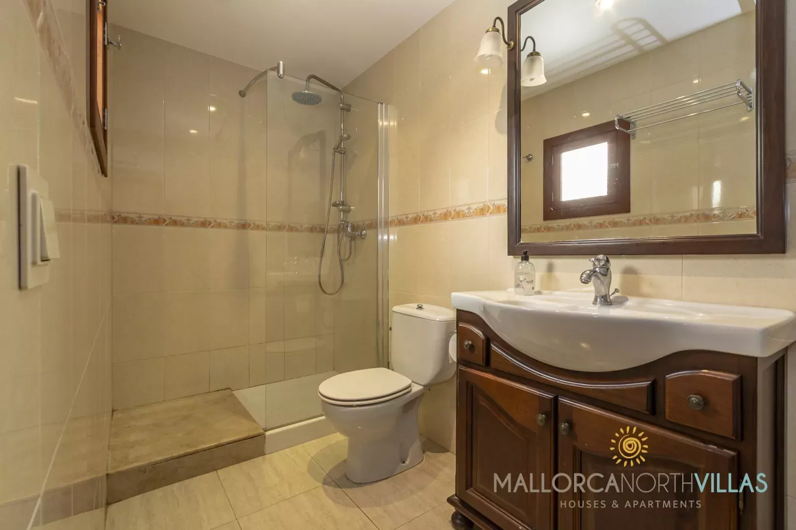 Casa Guillermo Bonita Casa de Pueblo en Pollensa-Badezimmer