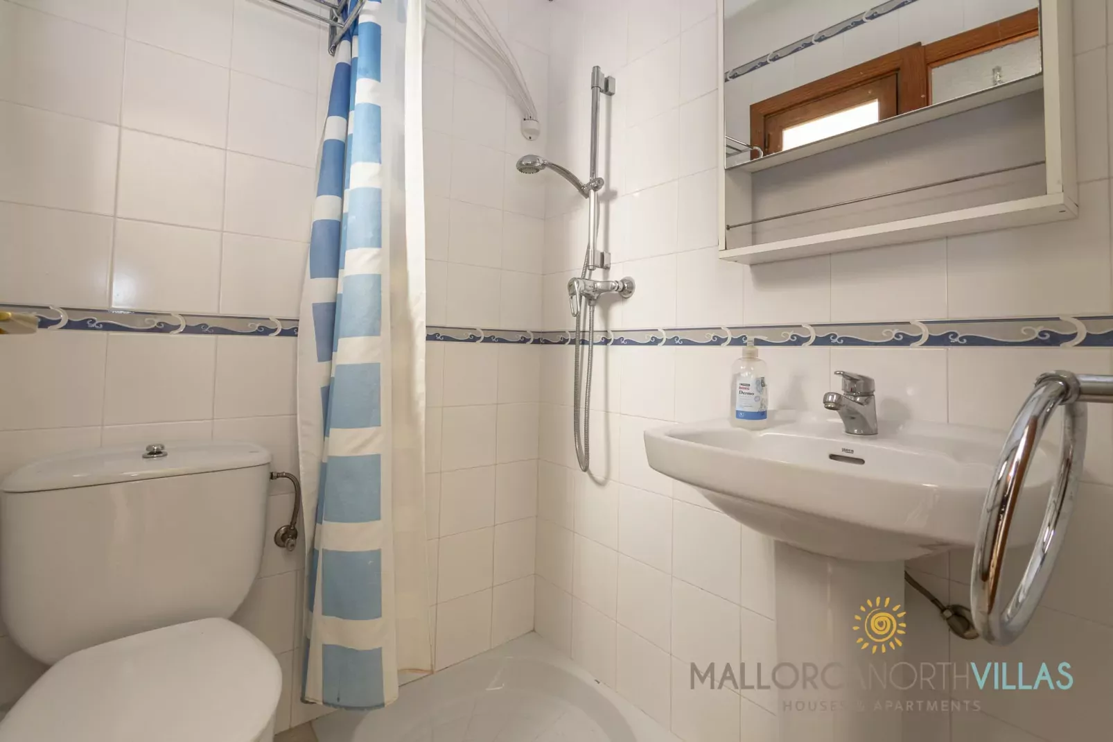 Casa Guillermo Bonita Casa de Pueblo en Pollensa-Badezimmer