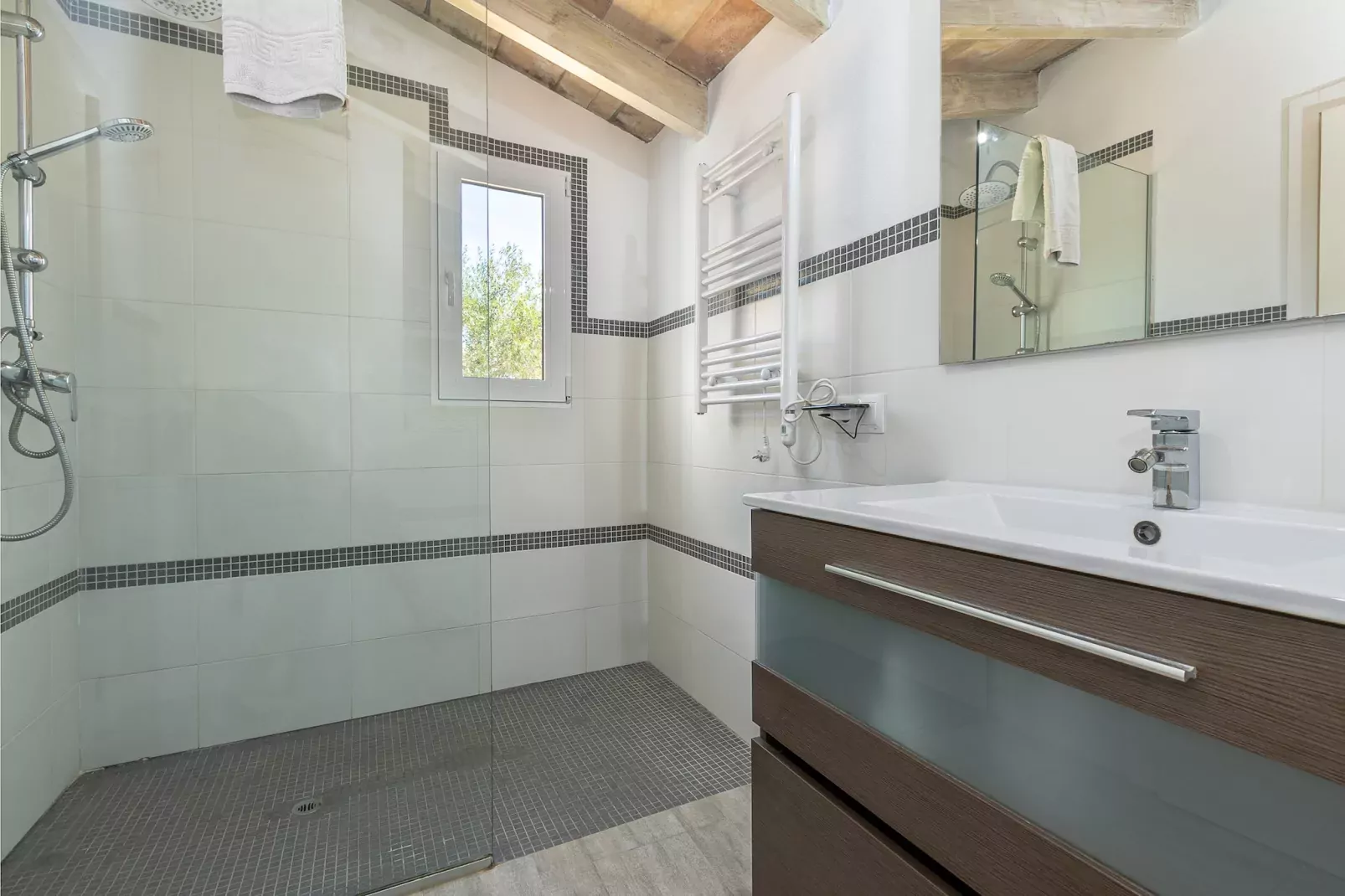 VILLA LES OLIVERES PETITES DE UN DORMITORIO-Bathroom