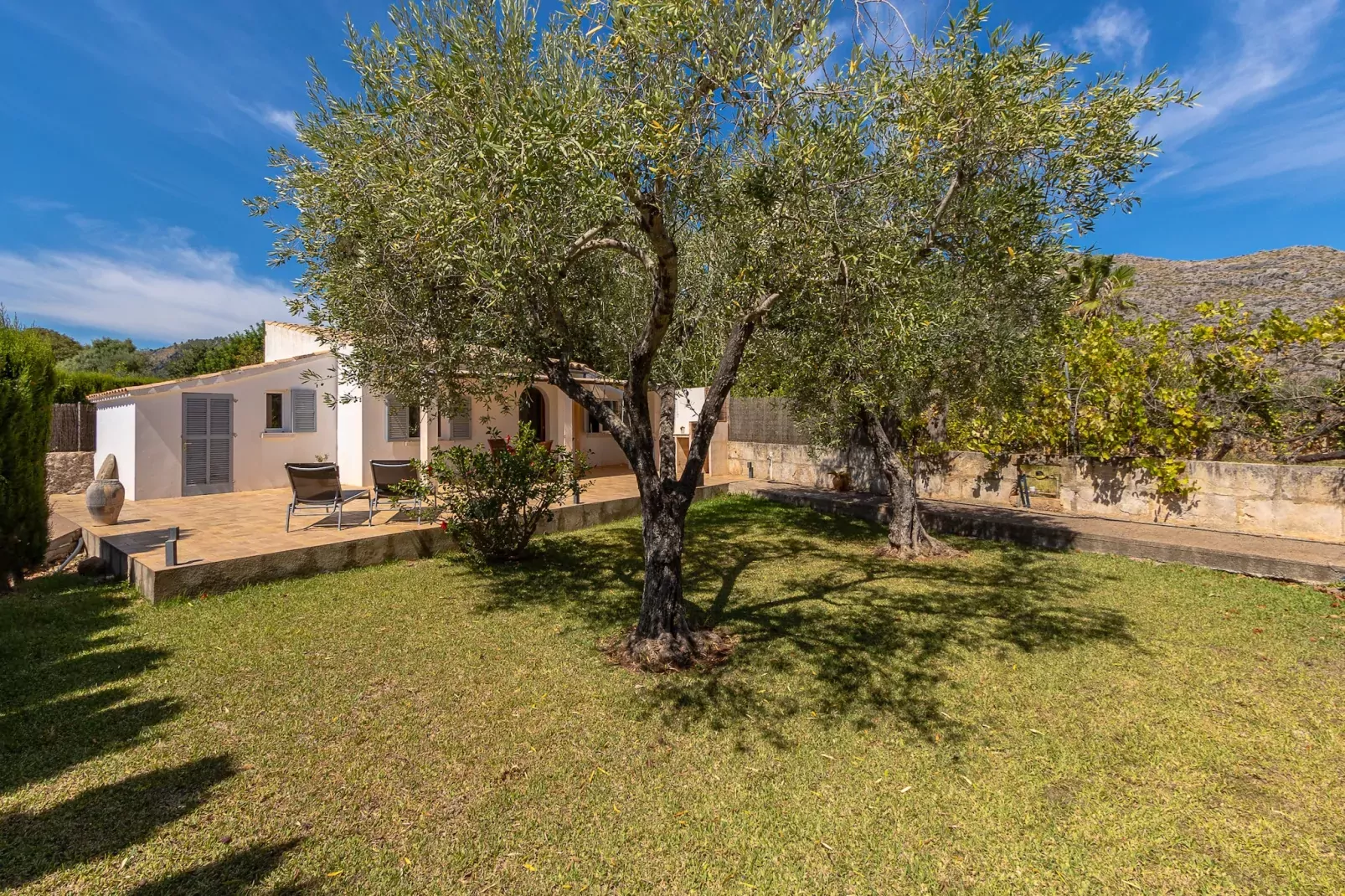 VILLA LES OLIVERES PETITES DE UN DORMITORIO-Gardens summer