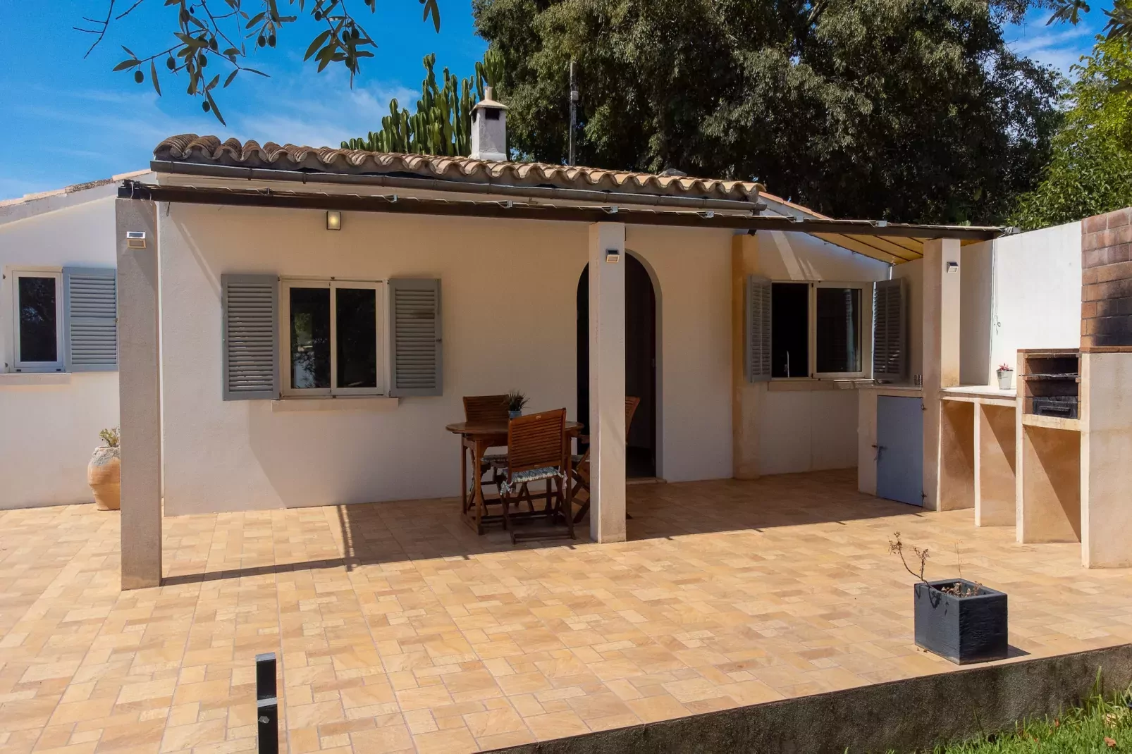 VILLA LES OLIVERES PETITES DE UN DORMITORIO-Terrace