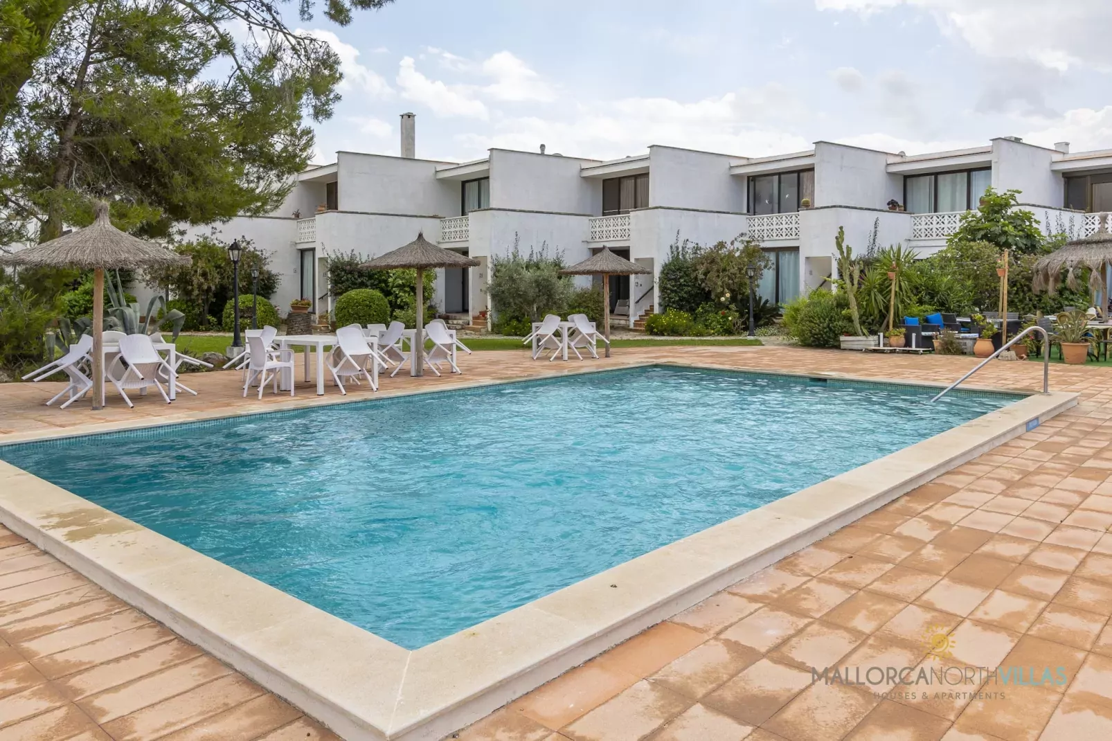 Club del Sol 8: Acogedor Apartamento con Piscina-Piscine
