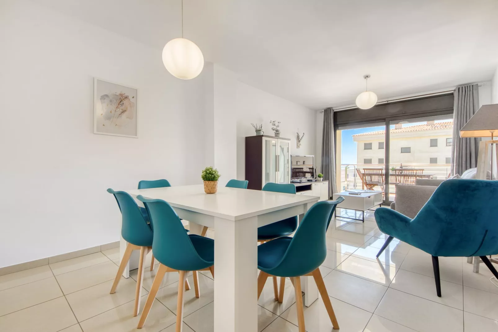 MILENI 2 1 3 1 Roses-Dining room