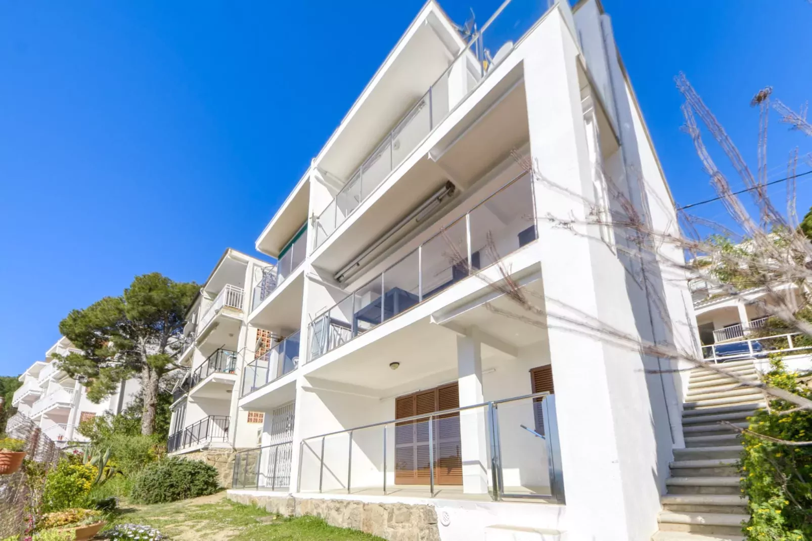 ALARONA  Bj 4 Roses-Exterior summer