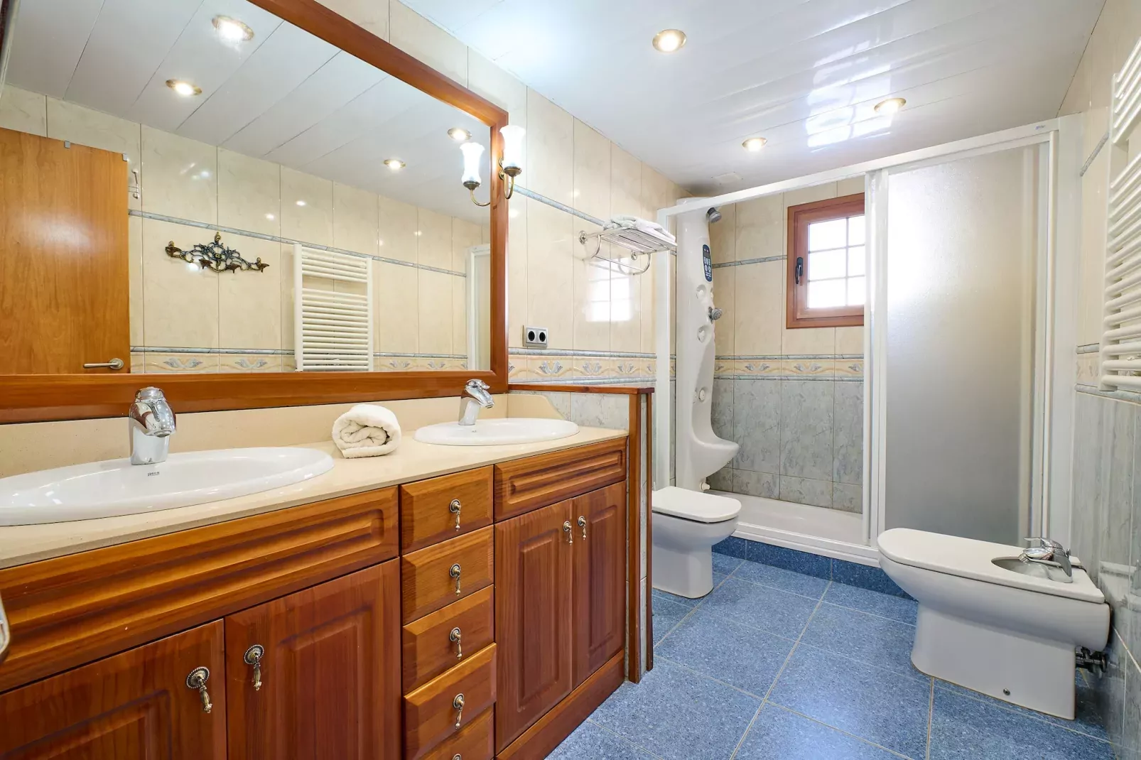 Marina-Bathroom
