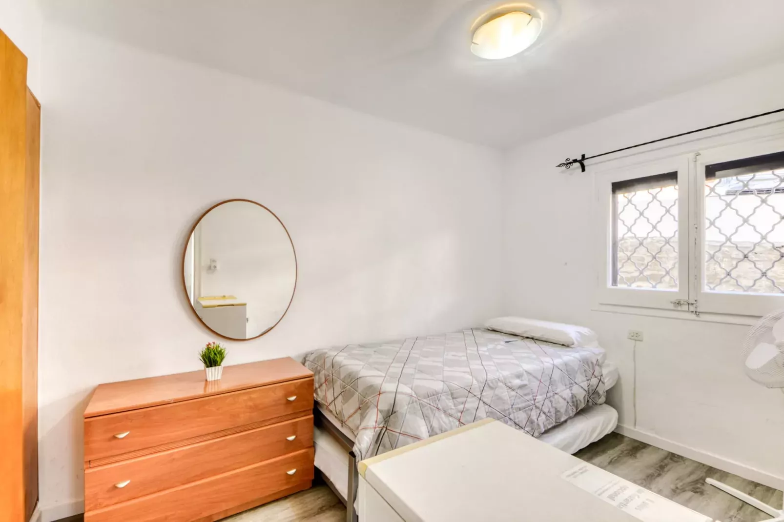ALARONA  Bj 4 Roses-Bedroom