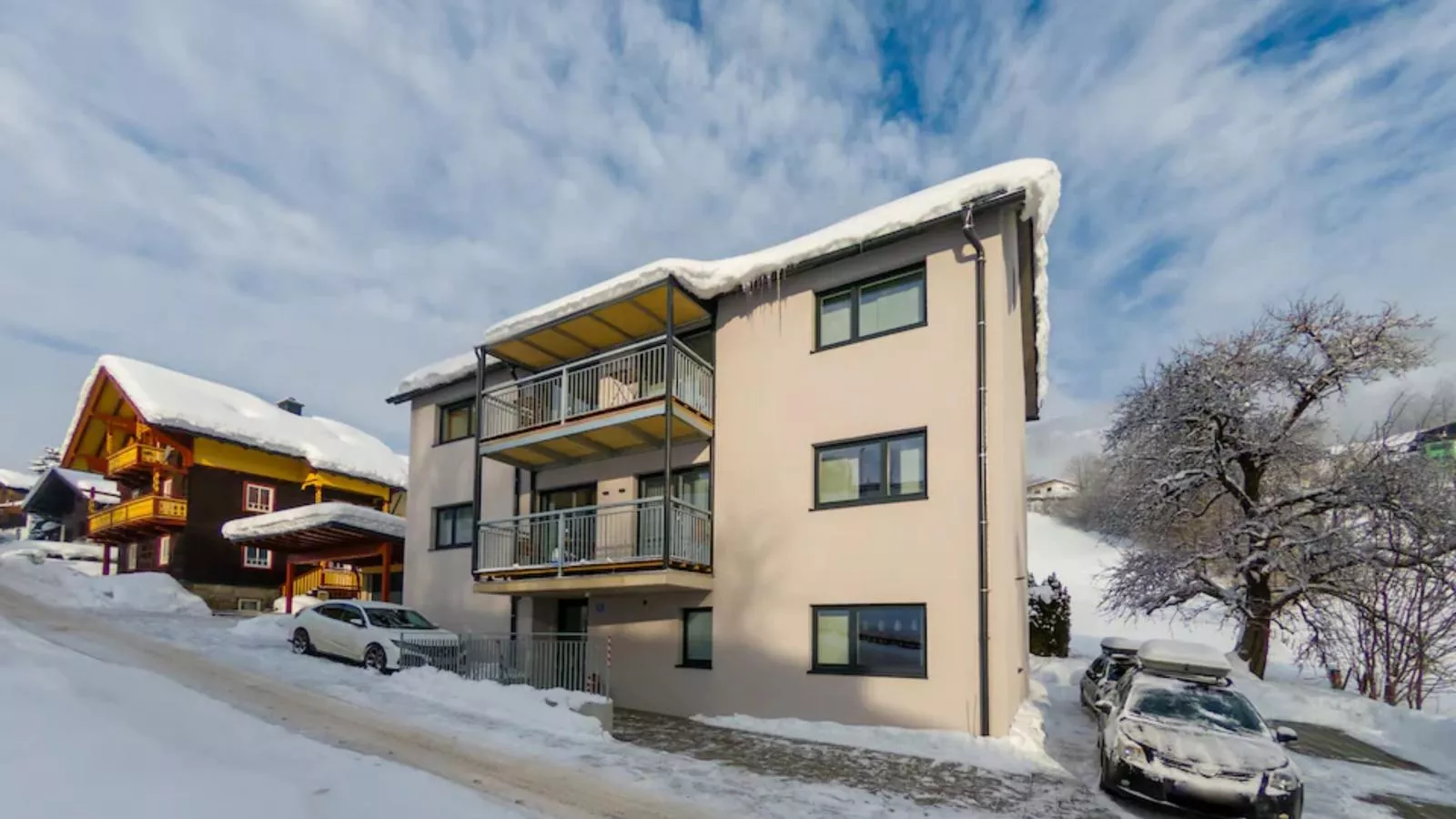 Sonnenhaus-Exterior winter