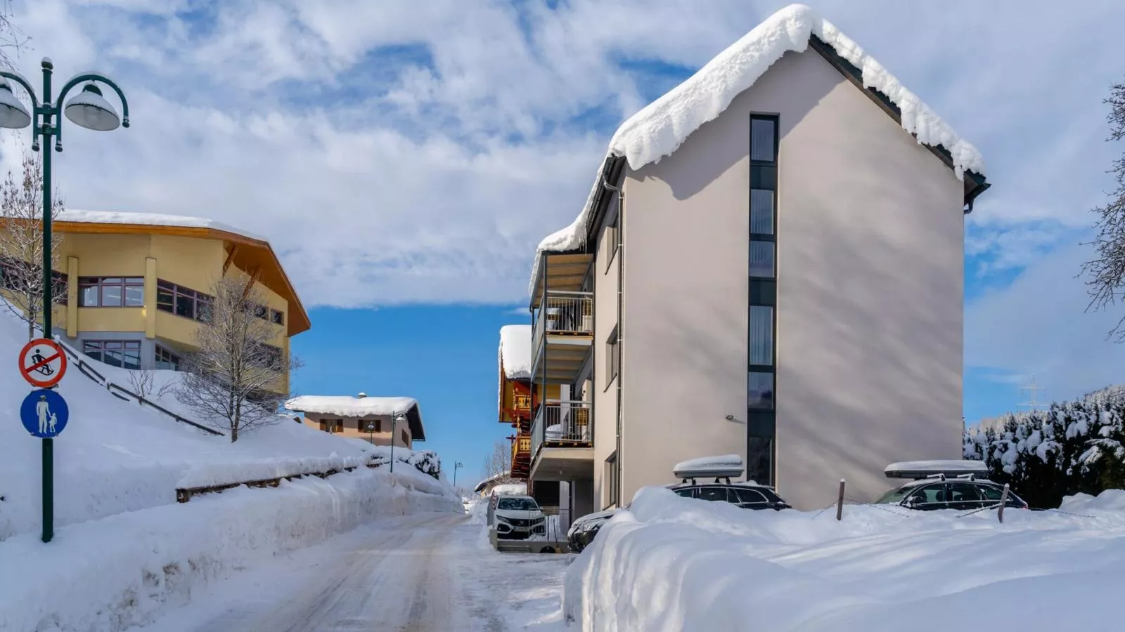 Sonnenhaus-Exterior winter