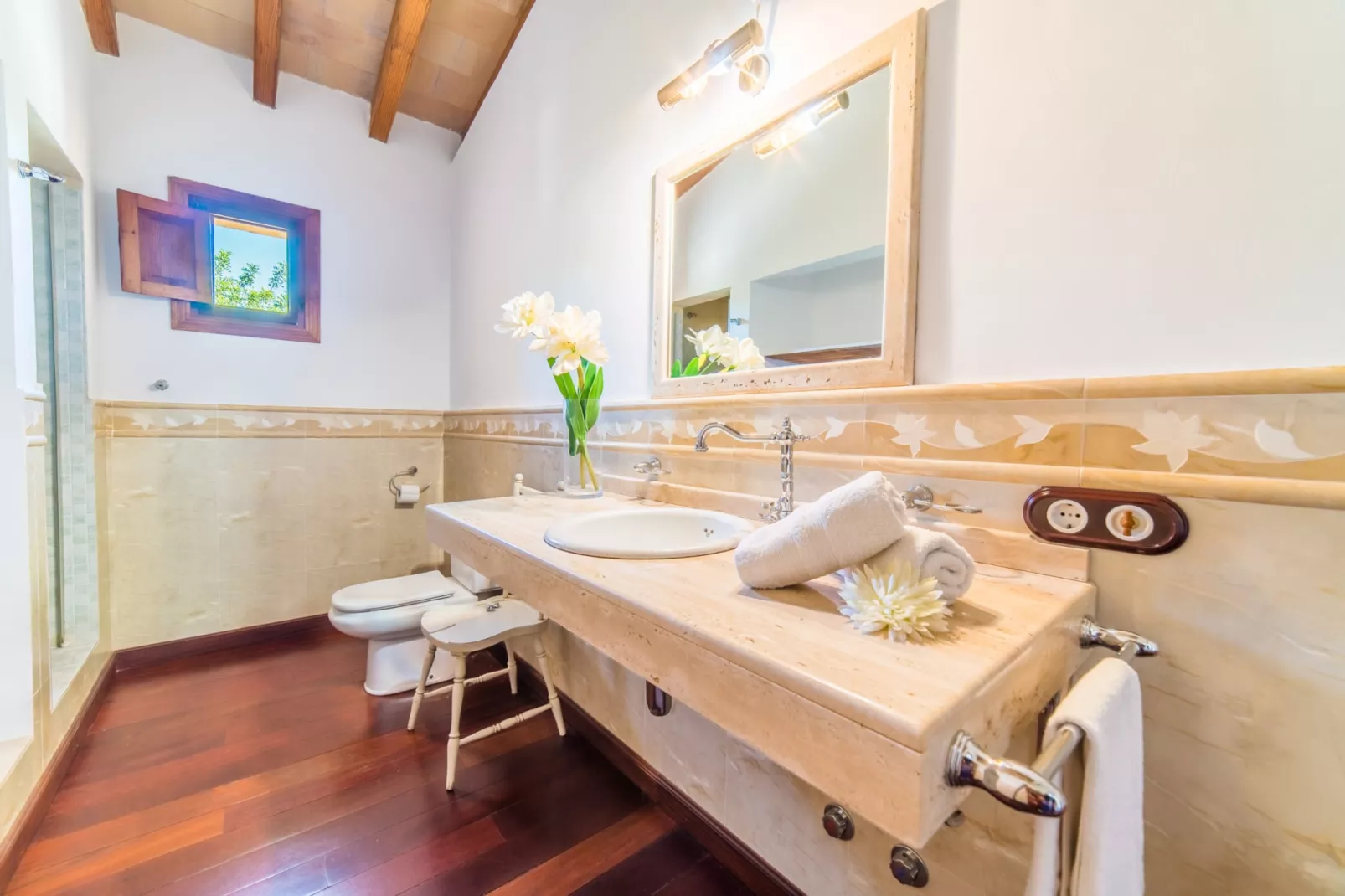 Caselles Petit-Bathroom