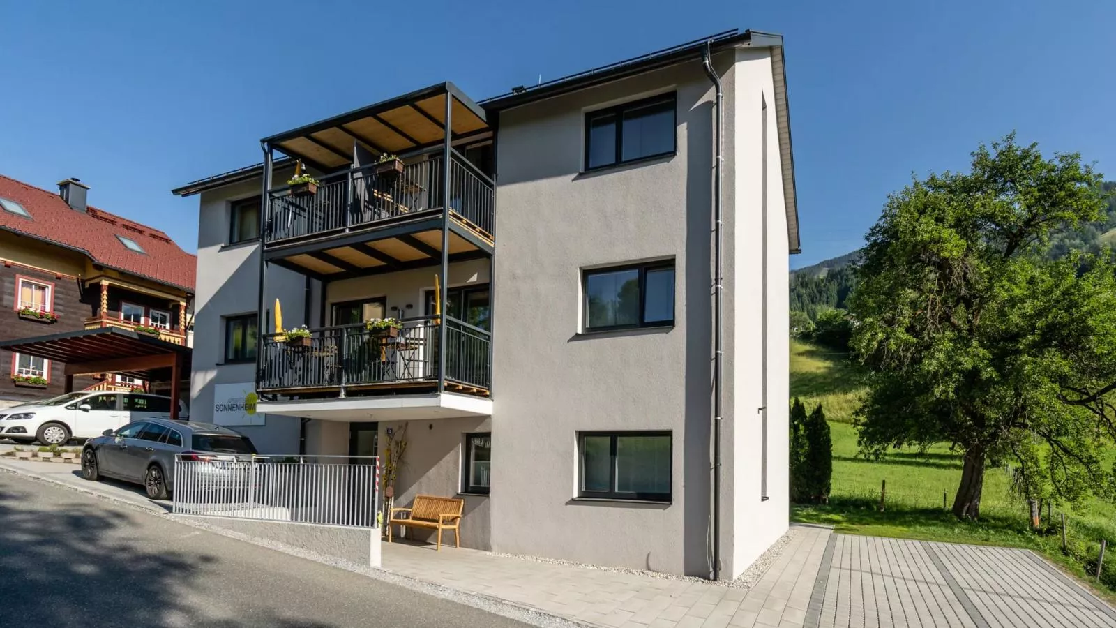 Sonnenhaus-Exterior summer