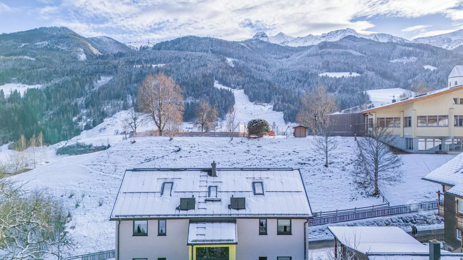 Sonnenhaus-Exterior winter
