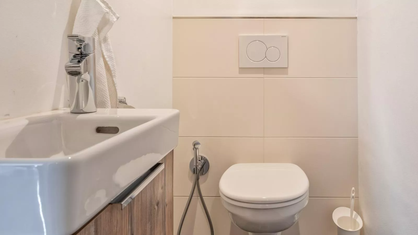 Sonnenhaus-Bathroom