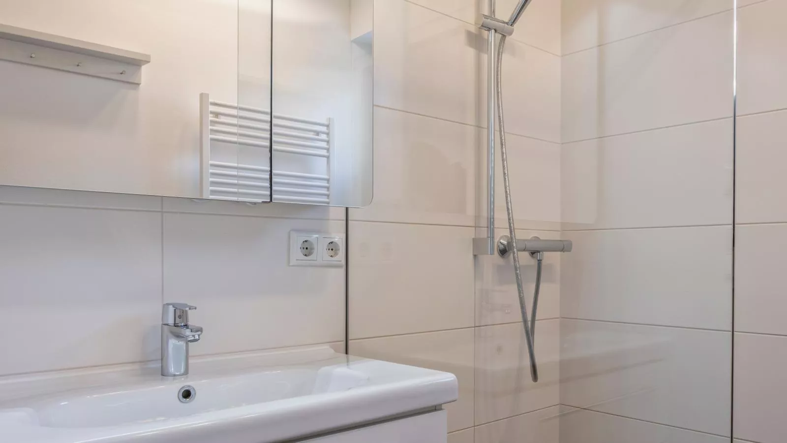 Sonnenhaus-Bathroom