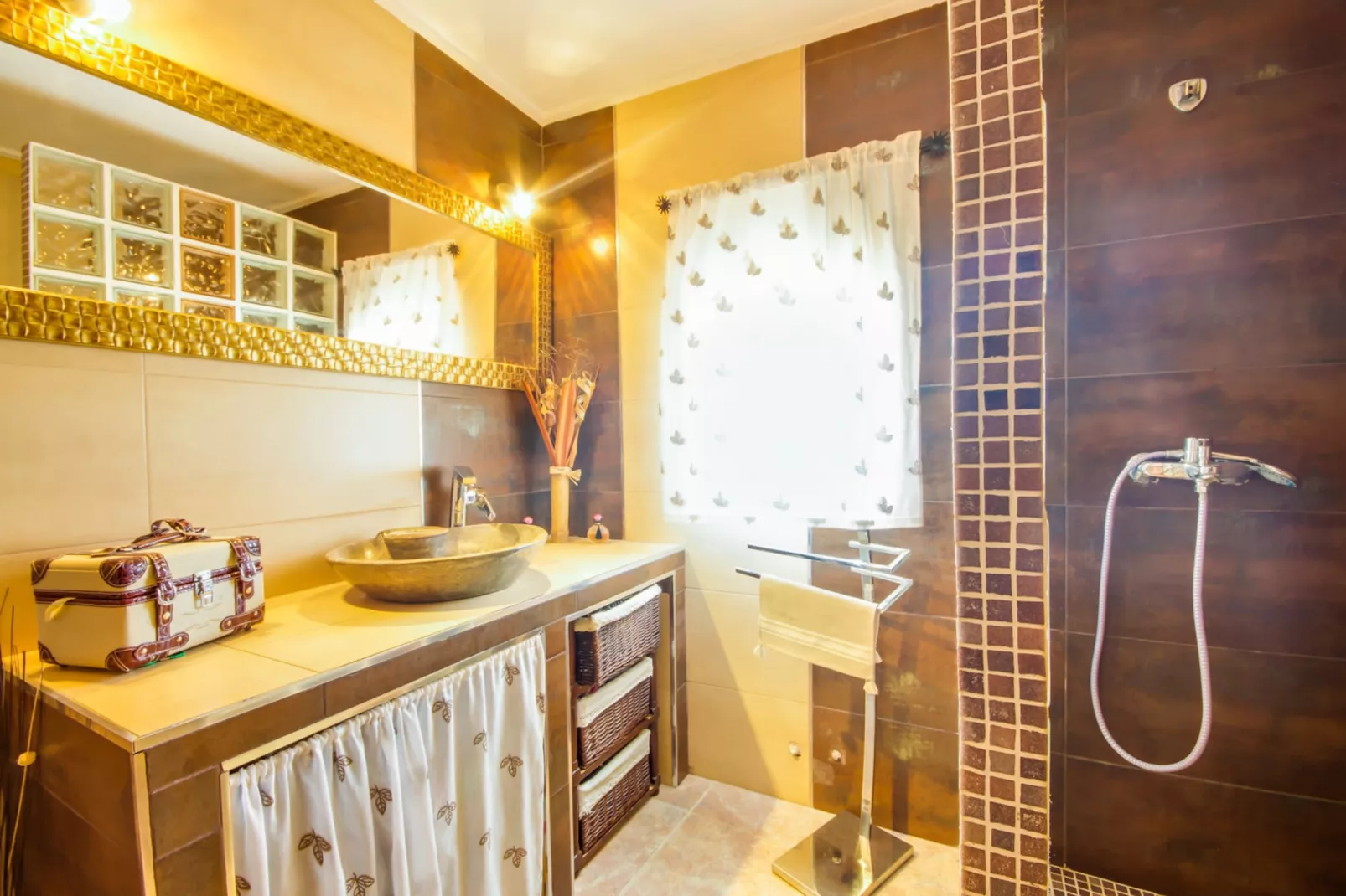 Casa de Puri-Bathroom