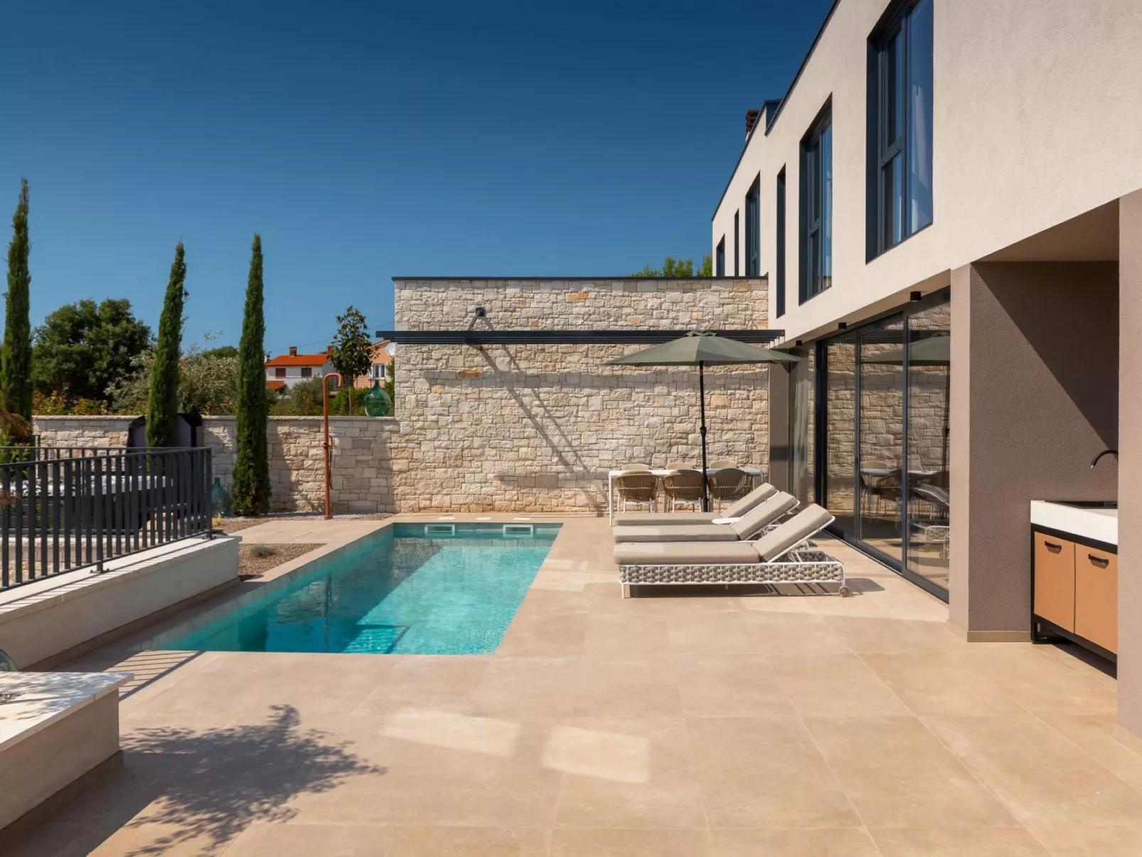Casa Tia 2-Outside