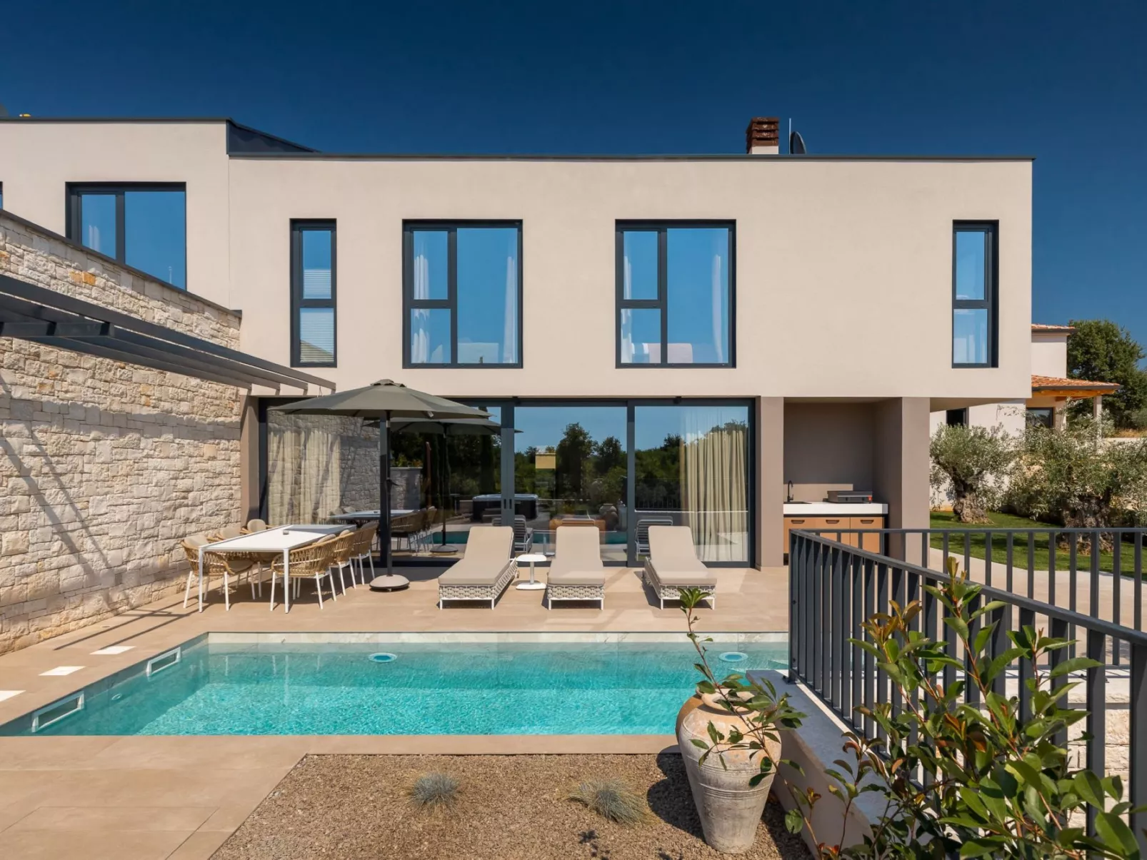 Casa Tia 2-Outside