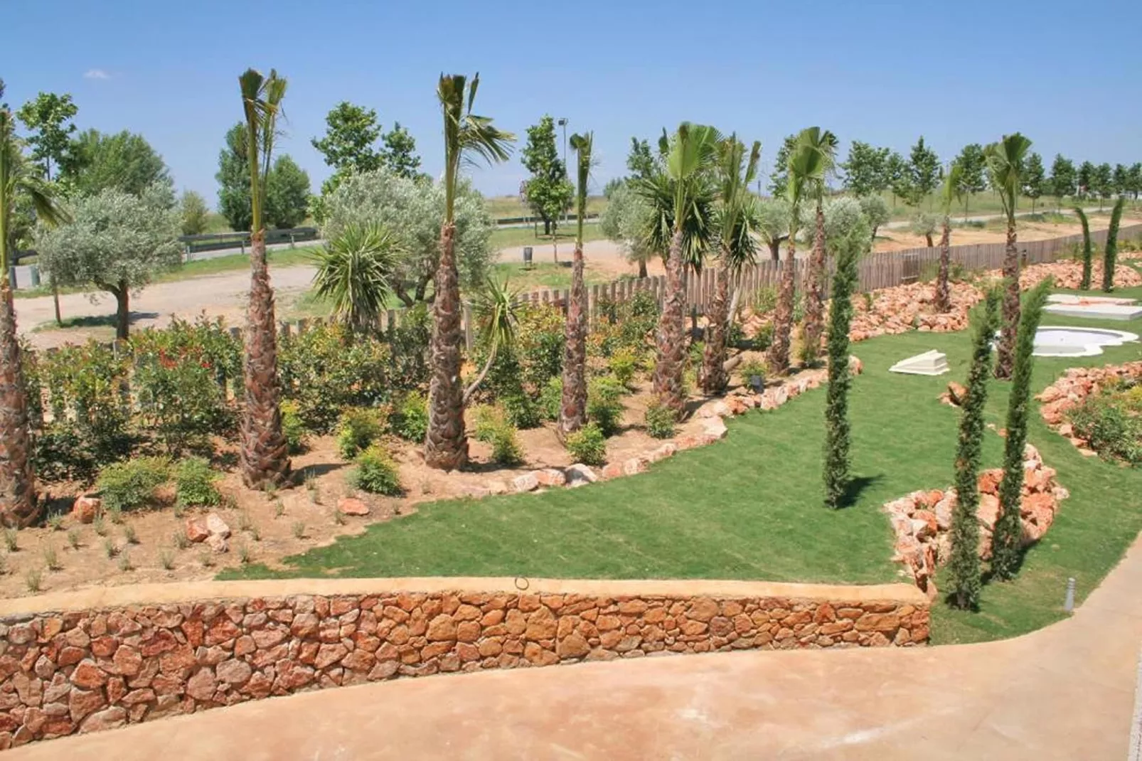 L' Escala delantero T40-Gardens summer