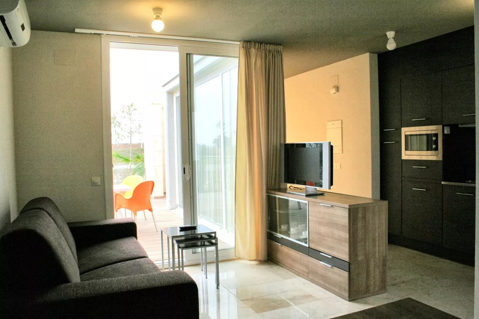 L' Escala delantero T40-Living room