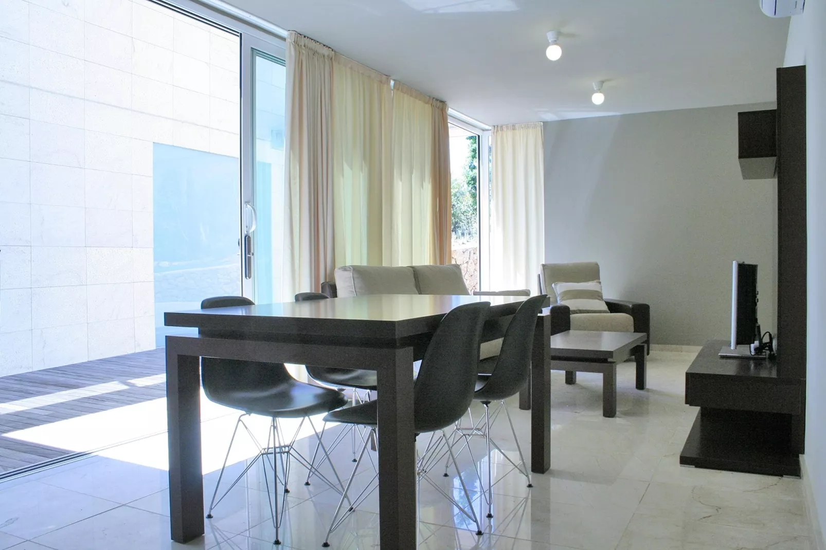 L' Escala delantero T40-Living room