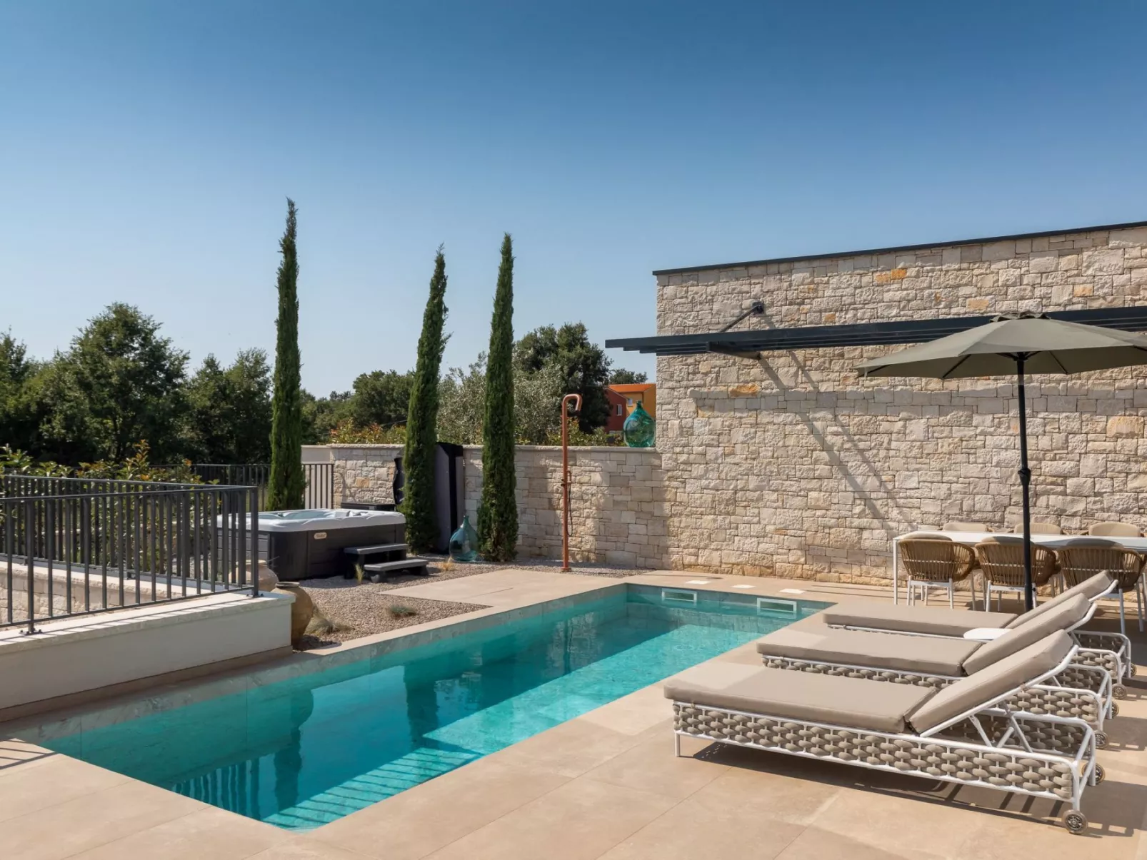Casa Tia 2-Outside