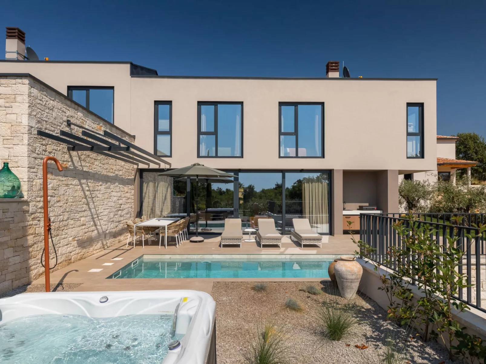 Casa Tia 2-Outside