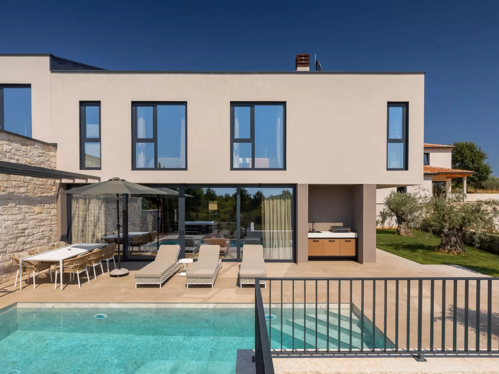 Casa Tia 2-Outside
