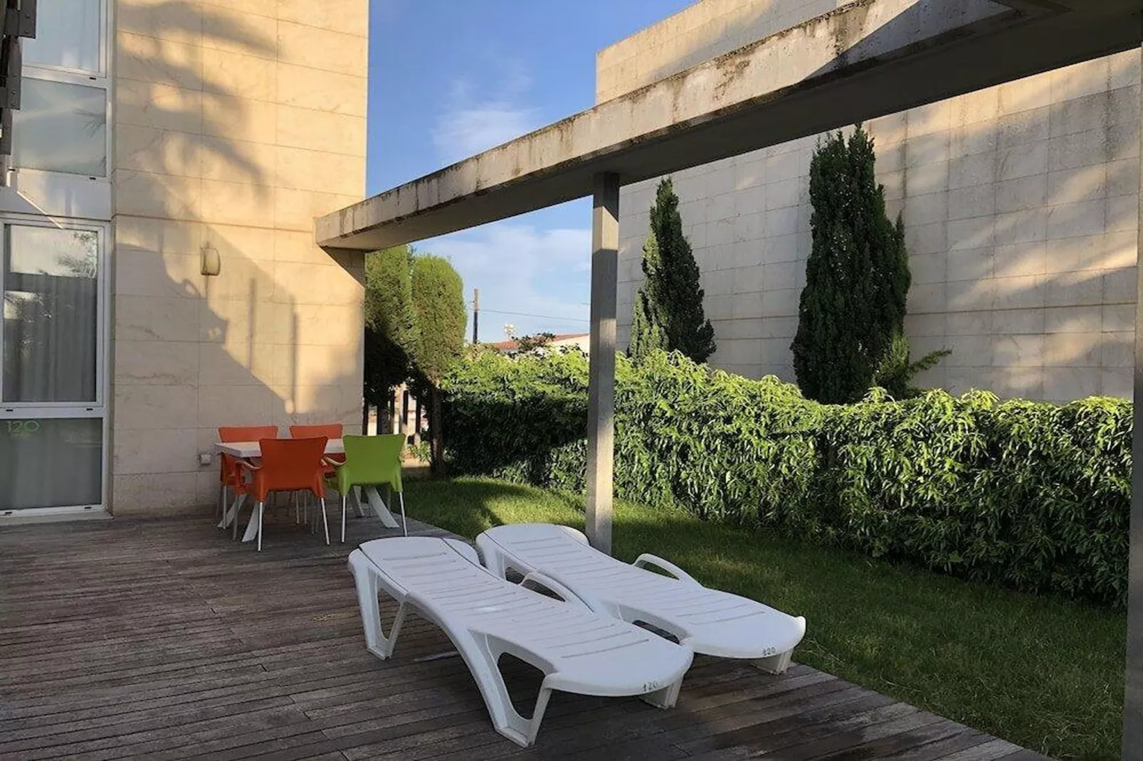 L' Escala delantero T45-Terrace balcony