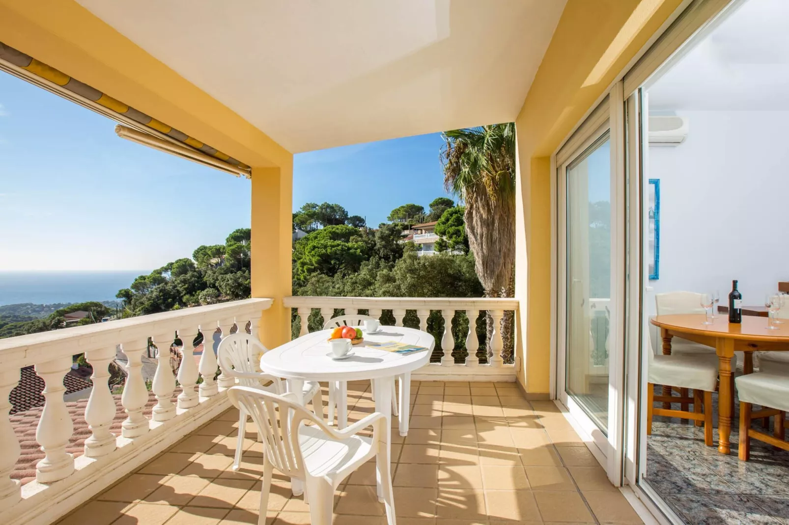 Cora-Terrace balcony