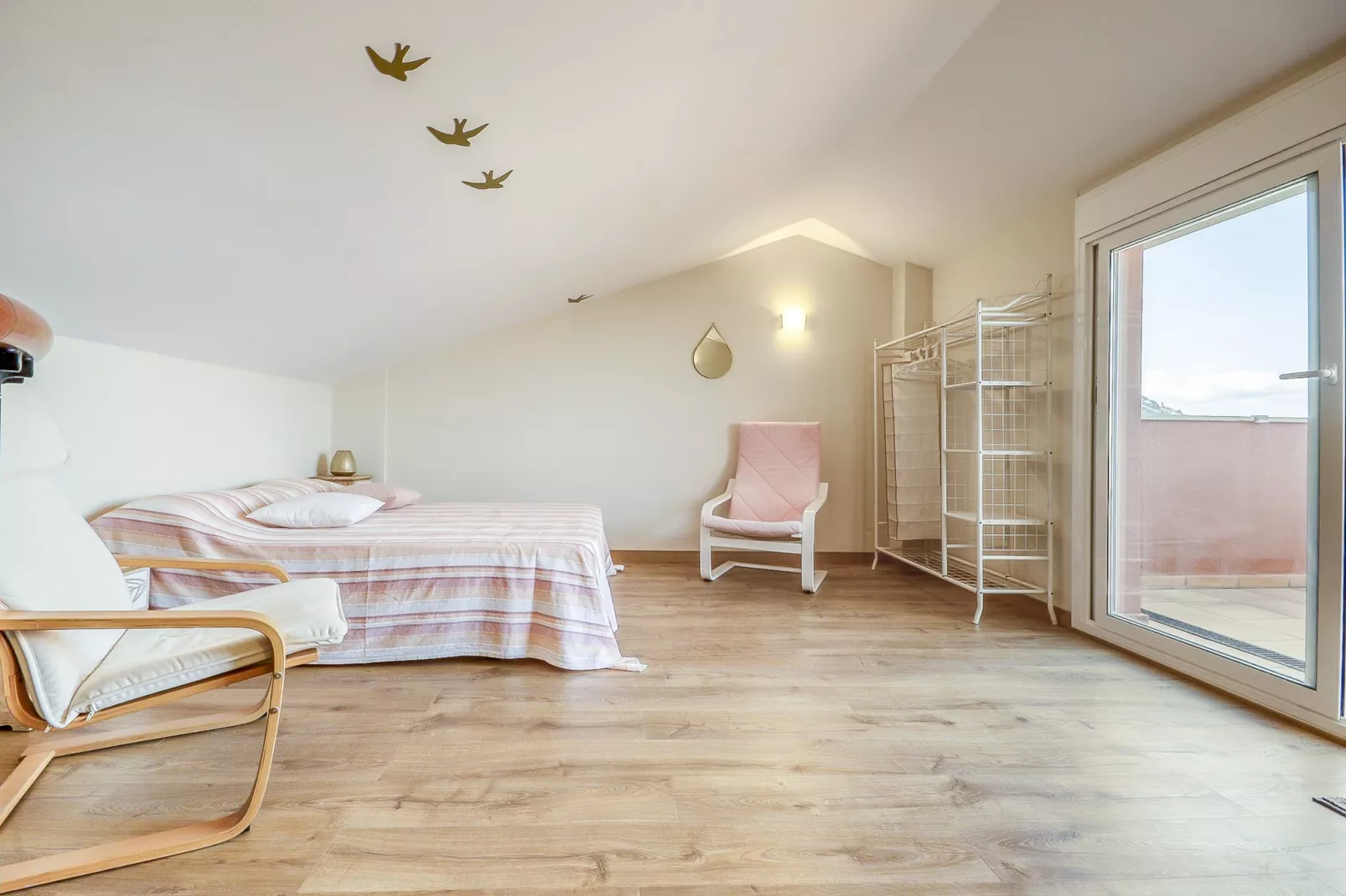 RAVAL DELS GRECS 16 Roses-Schlafzimmer