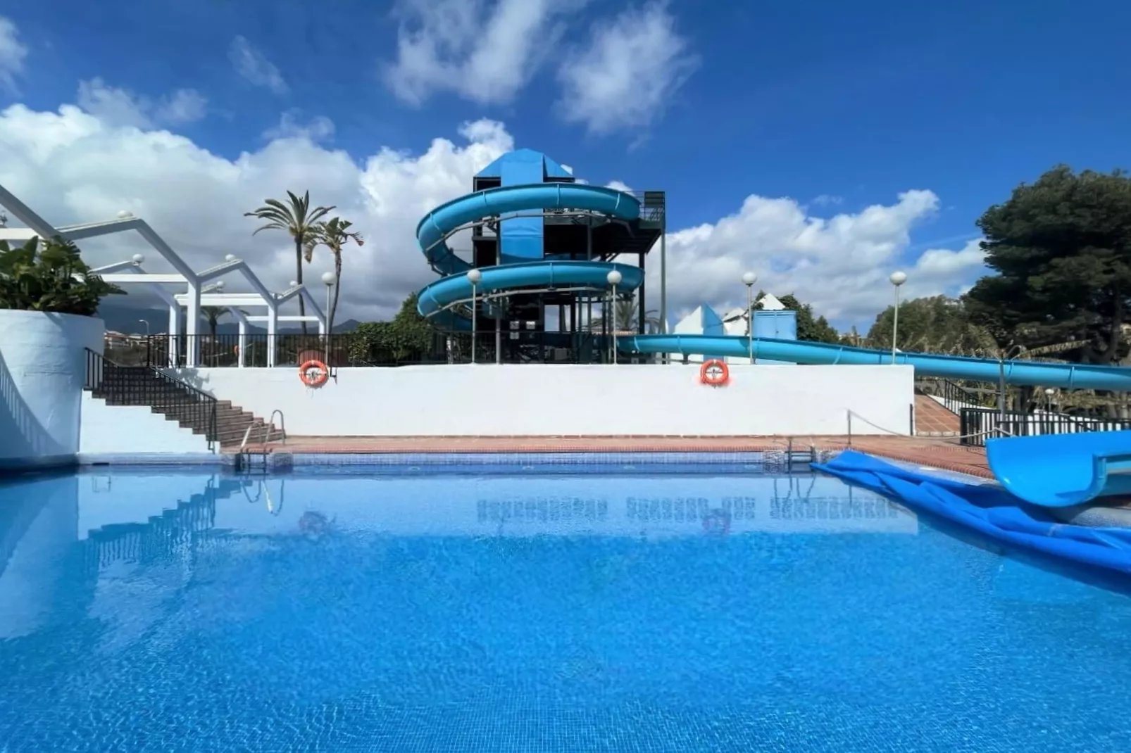 Apartamento con terraza 705-Pool