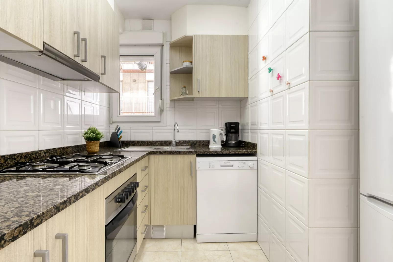 CAL CATALA 1 Roses-Kitchen