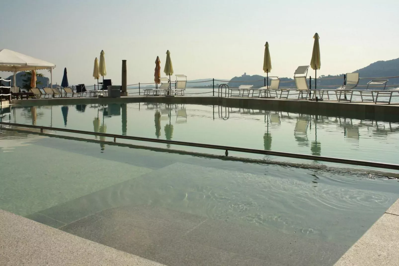 Residence Antico Verbano Meina-Bilo 3J - 3 pers-Pool