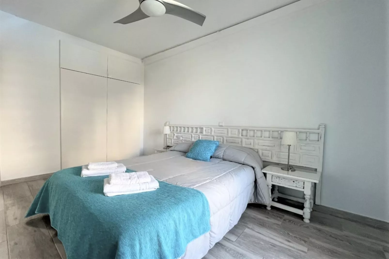 Apartamento con terraza 705-Bedroom