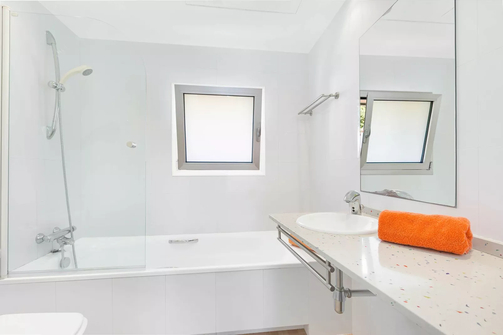 Cristina-Bathroom