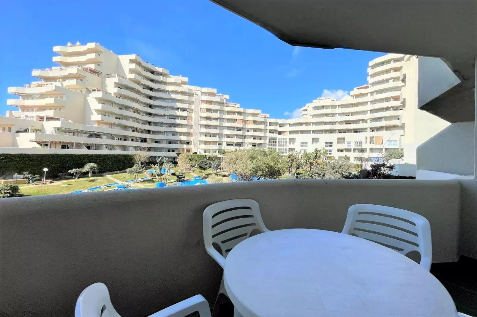 Apartamento con terraza y vistas 327-View summer
