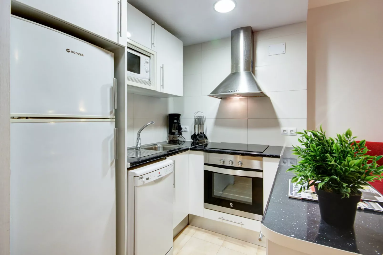 GRAN RESERVA LUNA 5 17 Empuriabrava-Küche