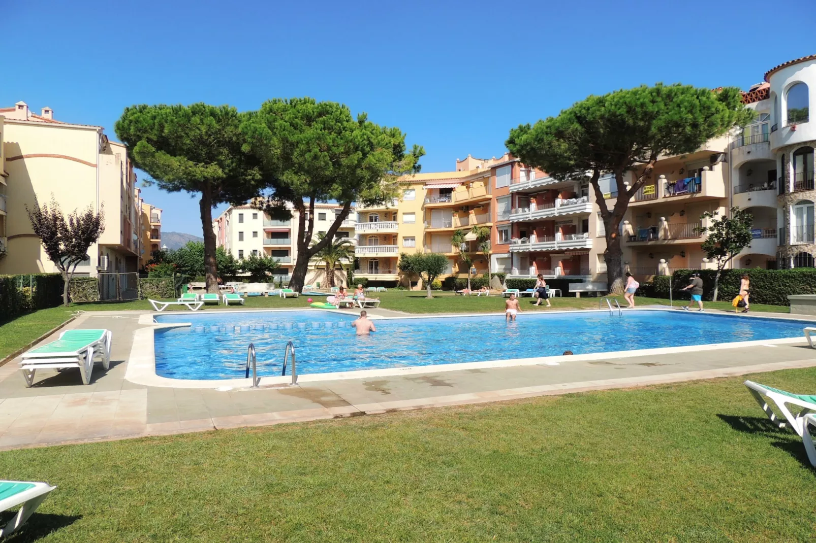 GRAN RESERVA LUNA 5 17 Empuriabrava-Schwimmbad